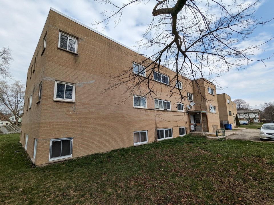 392 Kathleen_Exterior Pic 1